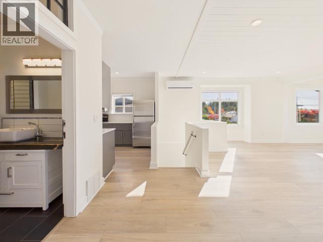 4708 REDONDA AVE