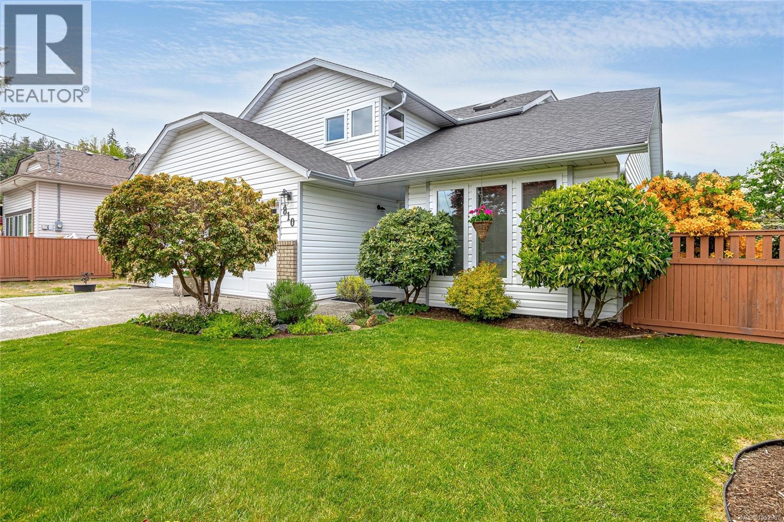 810 Colonia Dr