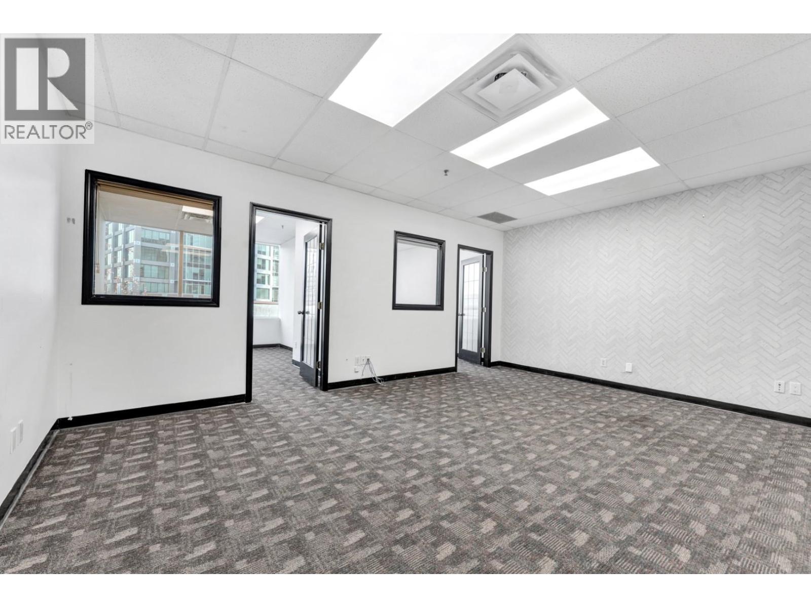 317 4538 KINGSWAY, burnaby, British Columbia