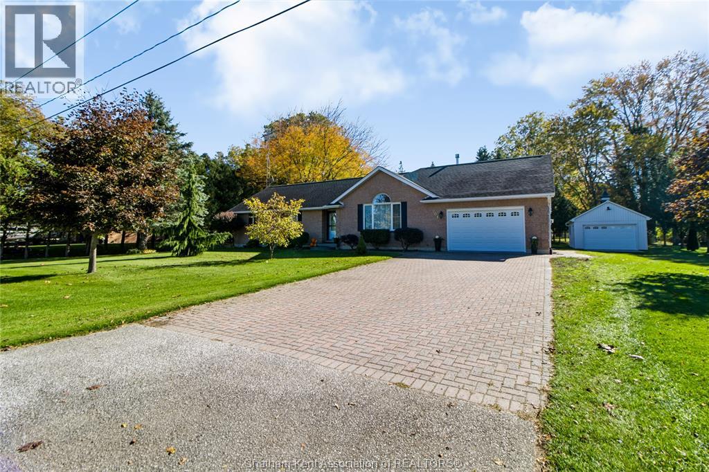 MLS# 26025868: 201 CHERRY STREET East, Bothwell, Canada