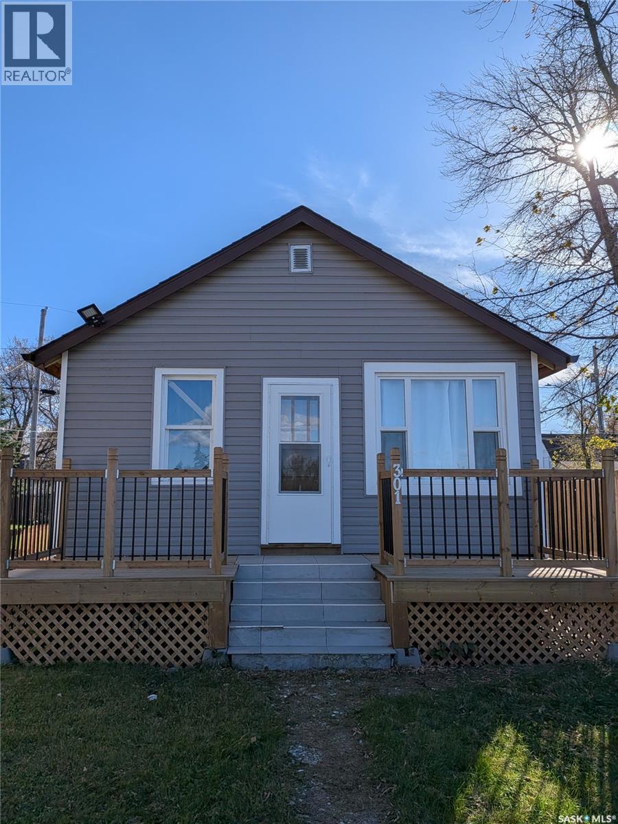 301 River Street E, Prince Albert, Saskatchewan  S6V 0A3 - Photo 1 - SK051770