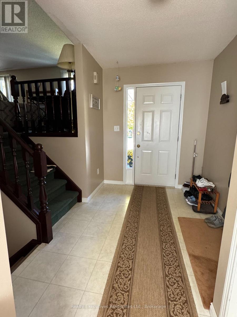 34 Gillin Road, Brantford, Ontario  N3P 1T9 - Photo 3 - X14109686