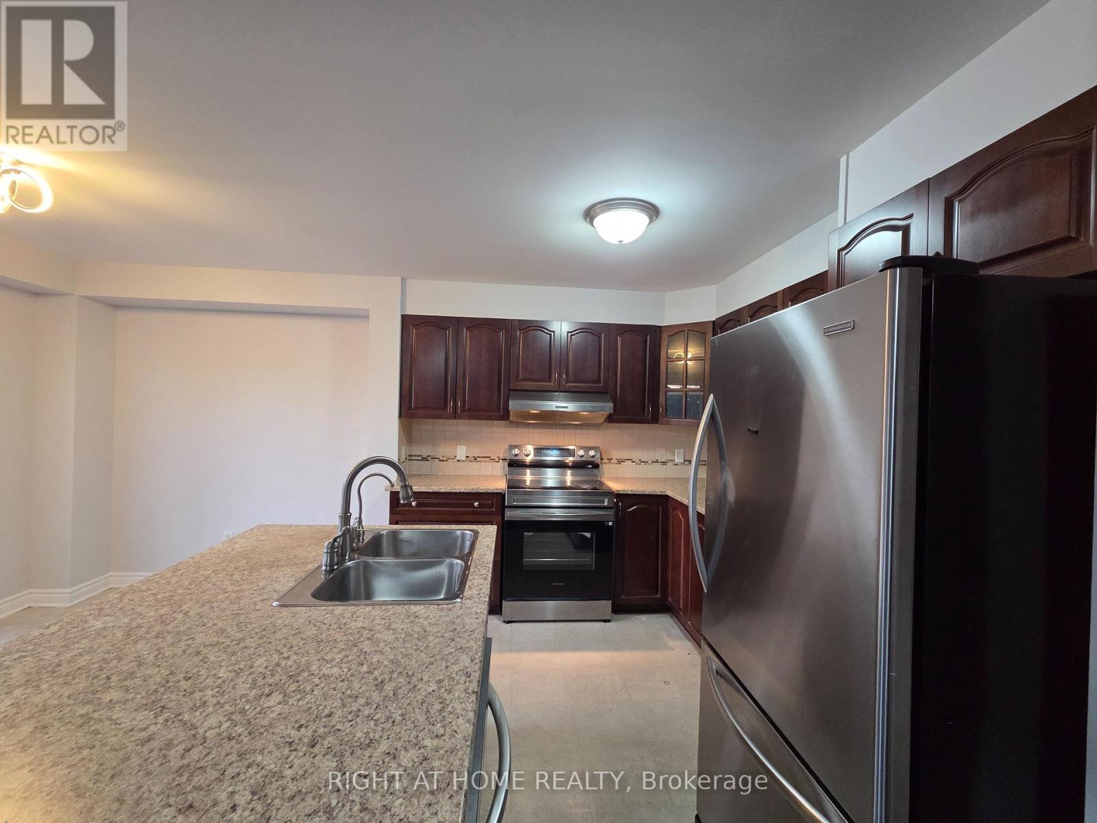 229 Leamington Way, Ottawa, Ontario  K2J 3T6 - Photo 7 - X14109704