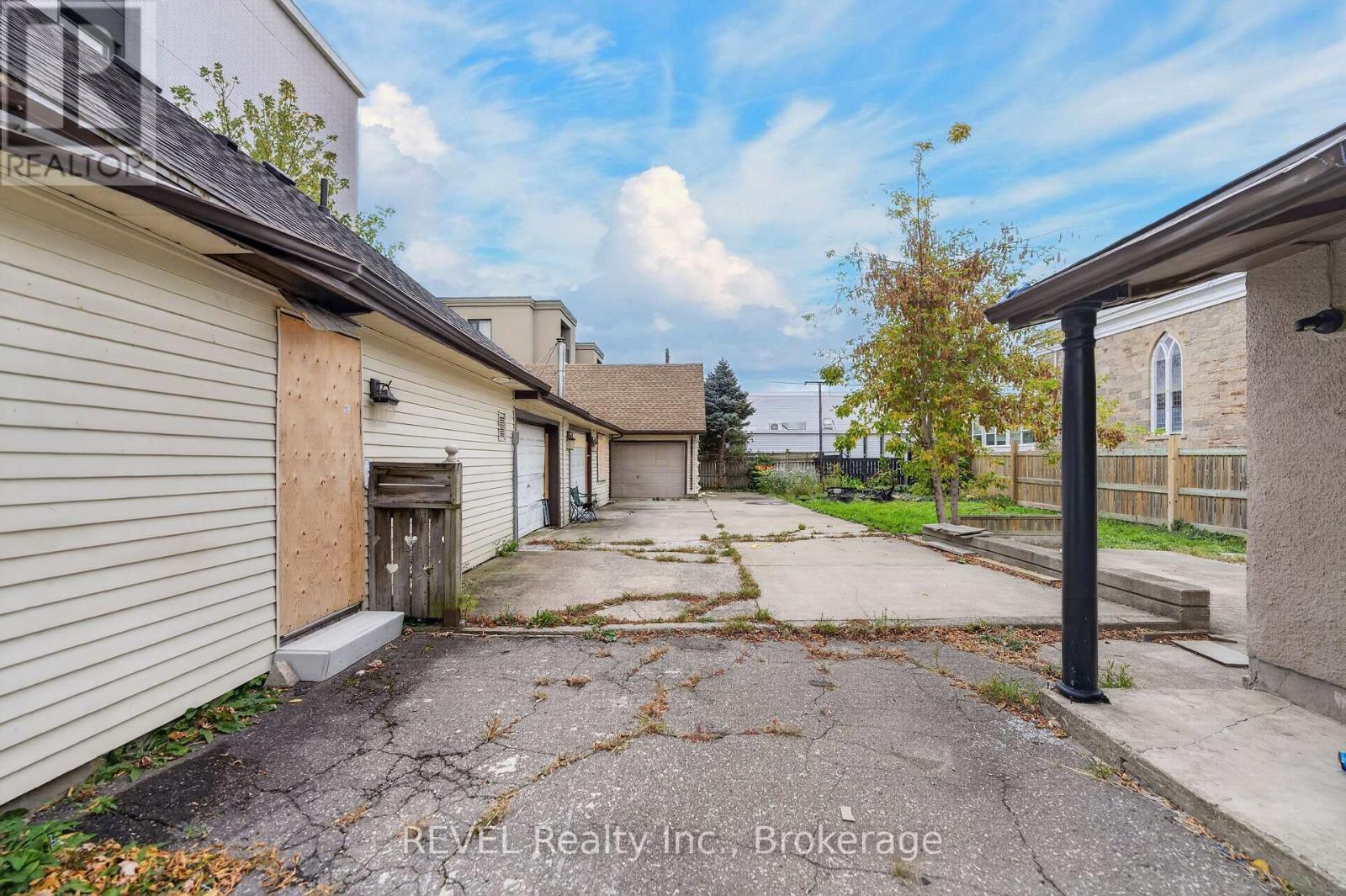 21 Pine Street S, Thorold, Ontario  L2V 3L1 - Photo 7 - X14109666