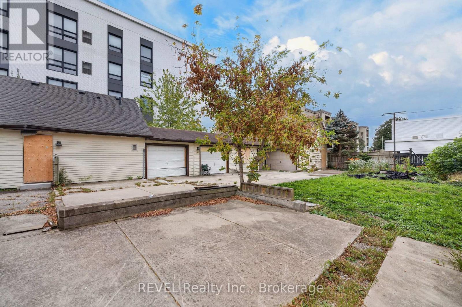 21 Pine Street S, Thorold, Ontario  L2V 3L1 - Photo 9 - X14109666
