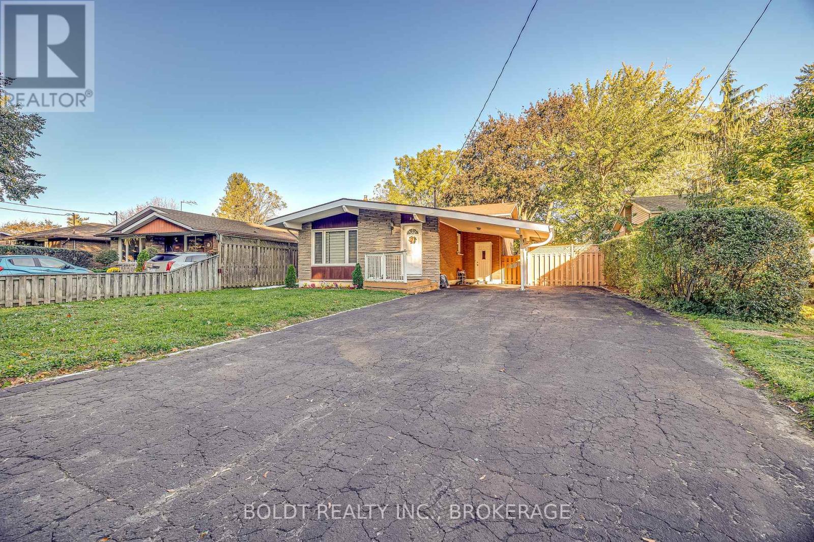 26 LEASIDE DRIVE, St. Catharines, Ontario