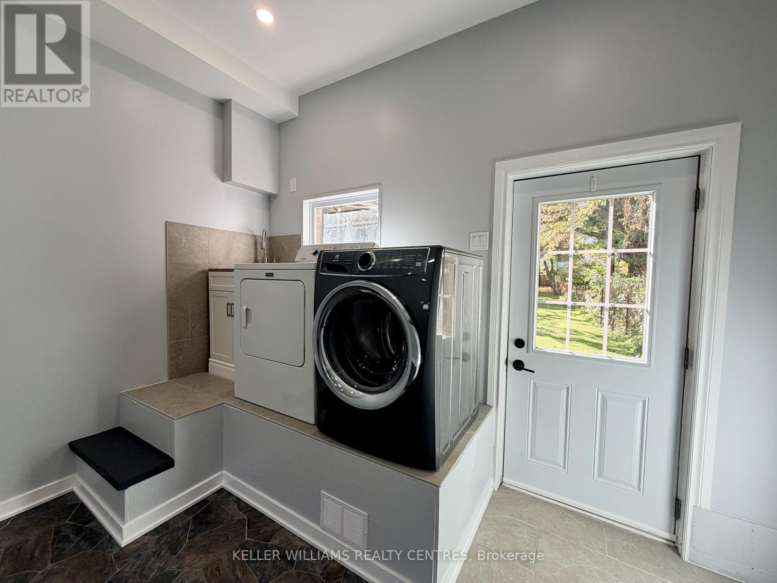 18 Bushey Avenue, Essa (Angus), Ontario  L3W 0L2 - Photo 43 - N14109626