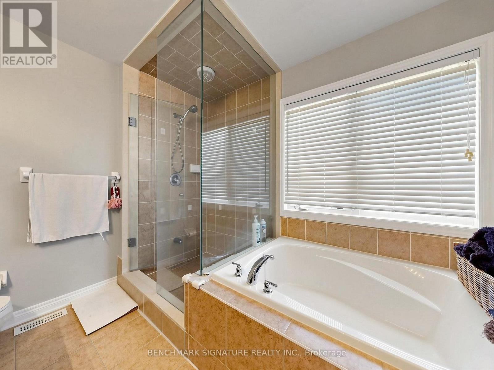 63 Yakefarm Boulevard, Whitchurch-Stouffville (Stouffville), Ontario  L4A 0V4 - Photo 15 - N14109658