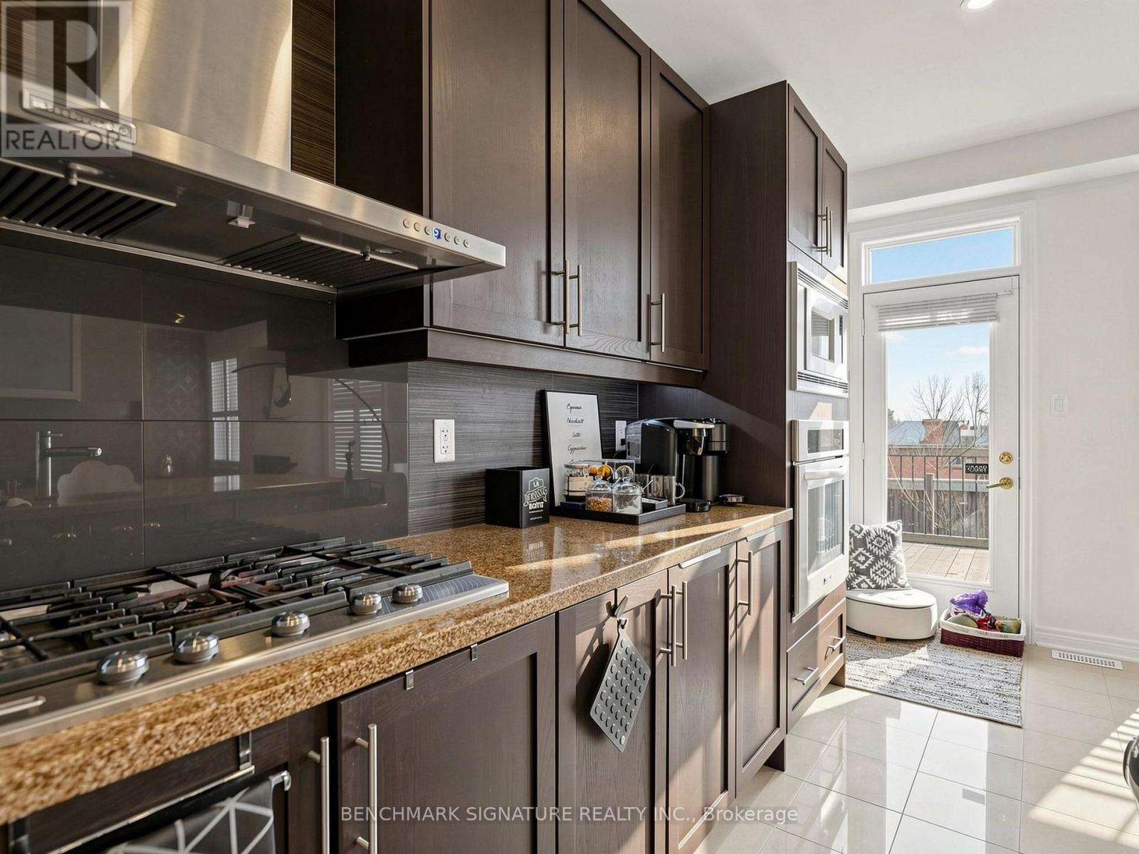63 Yakefarm Boulevard, Whitchurch-Stouffville (Stouffville), Ontario  L4A 0V4 - Photo 4 - N14109658