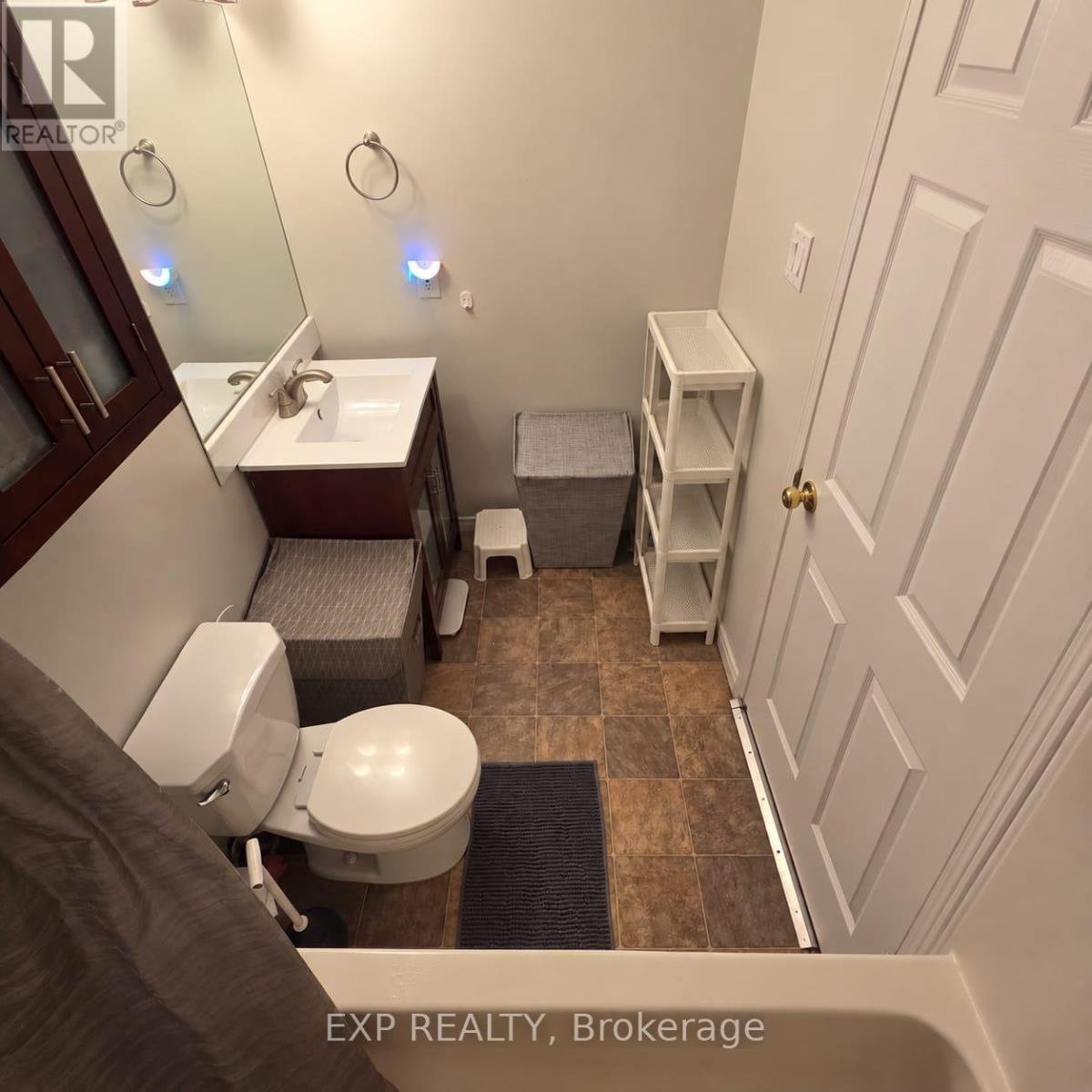 Lower - 16 Lucas Avenue, Barrie (Holly), Ontario  L4N 9N1 - Photo 11 - S14109652