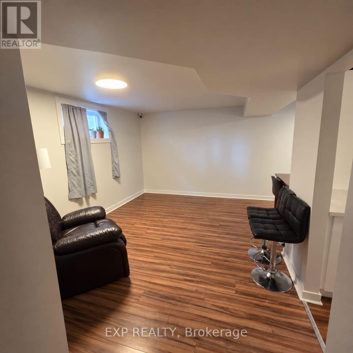 Lower - 16 Lucas Avenue, Barrie (Holly), Ontario  L4N 9N1 - Photo 2 - S14109652