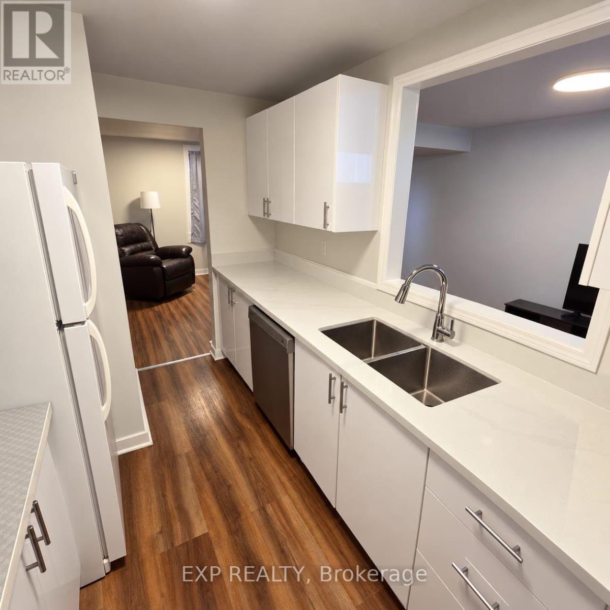 Lower - 16 Lucas Avenue, Barrie (Holly), Ontario  L4N 9N1 - Photo 4 - S14109652