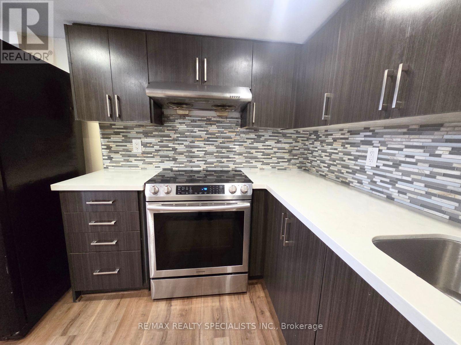 Bsmt - 18 Gold Hill Road, Brampton (Fletcher's Creek Village), Ontario  L6X 4V2 - Photo 2 - W14109702