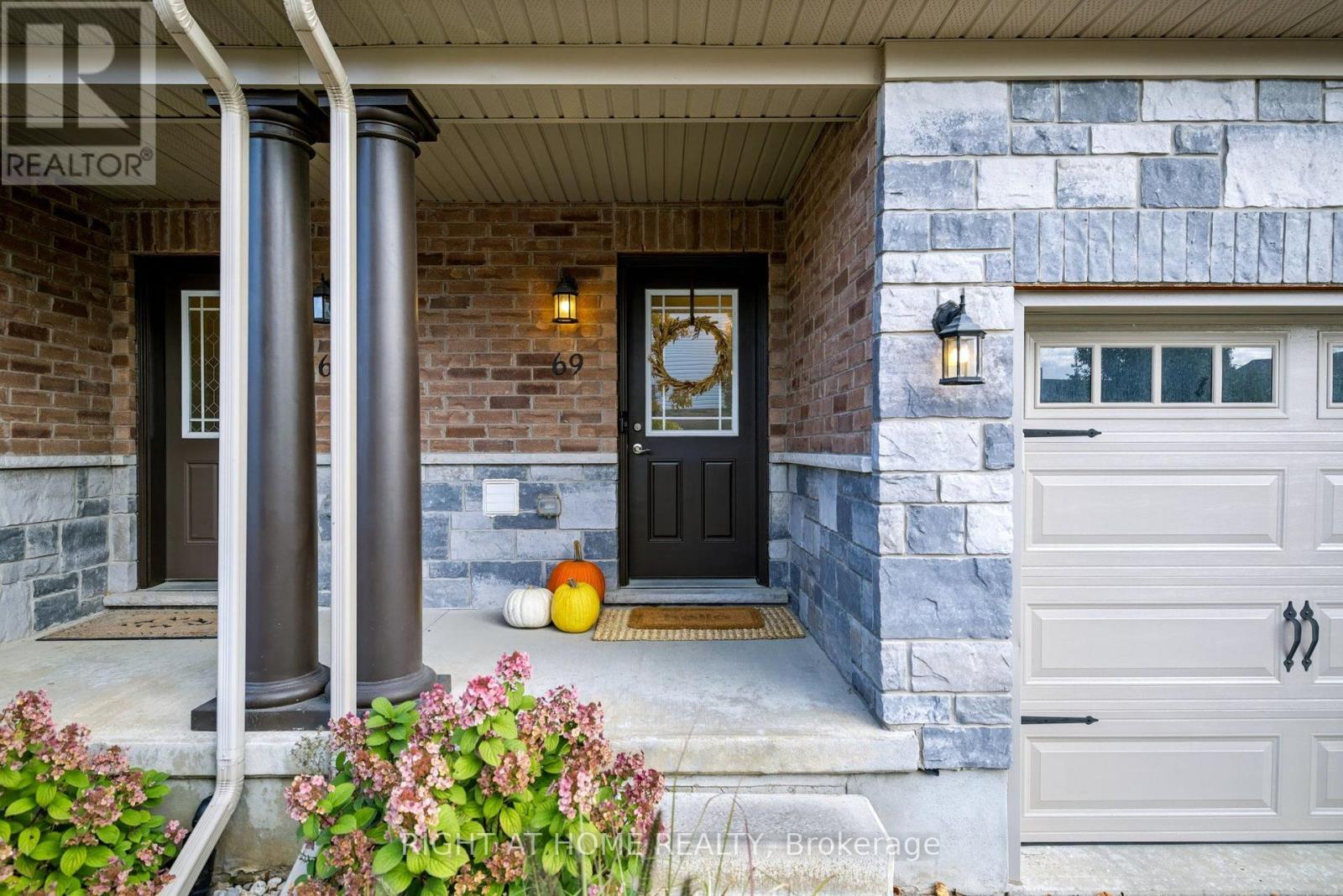 69 - 69 Westminster Crescent, Centre Wellington, Ontario  N1M 1Y8 - Photo 2 - X14109716