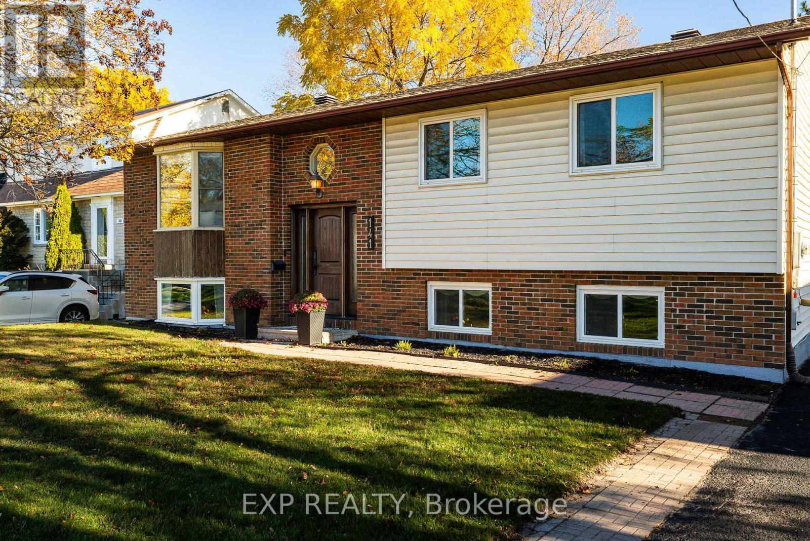 141 Napoleon Street, Carleton Place, Ontario K7C 2X1 - Photo 3 - X14109746