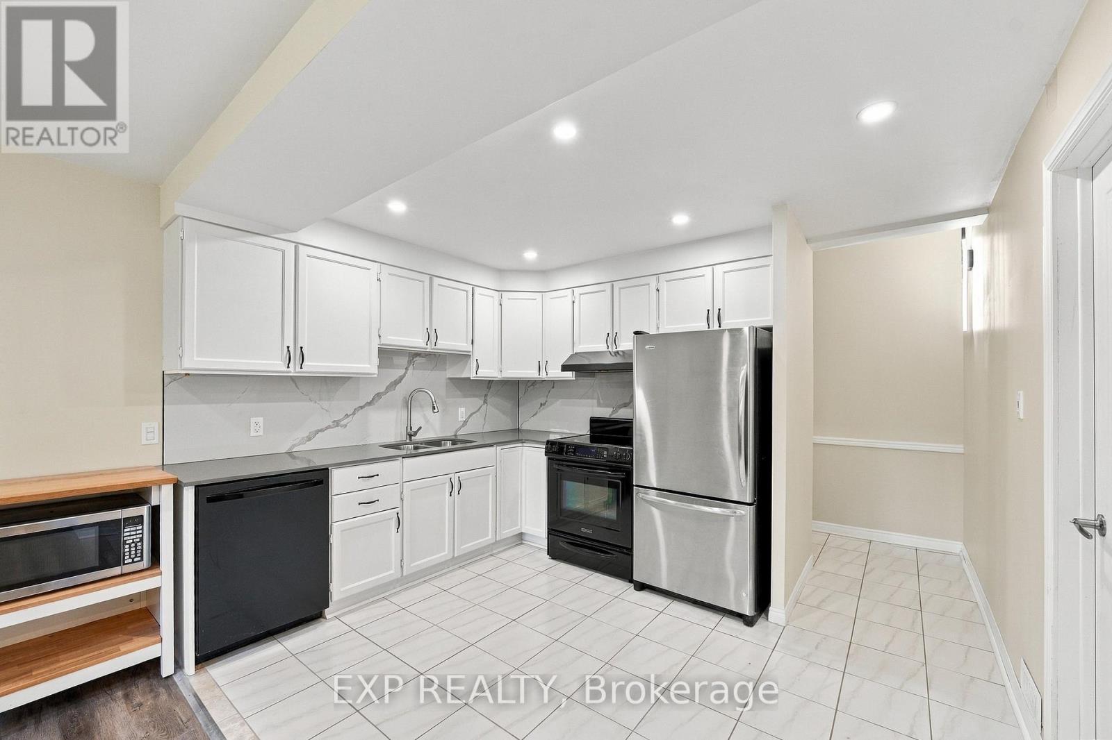 13 Kathy Court, Pelham, Ontario  L0S 1E2 - Photo 2 - X14109732