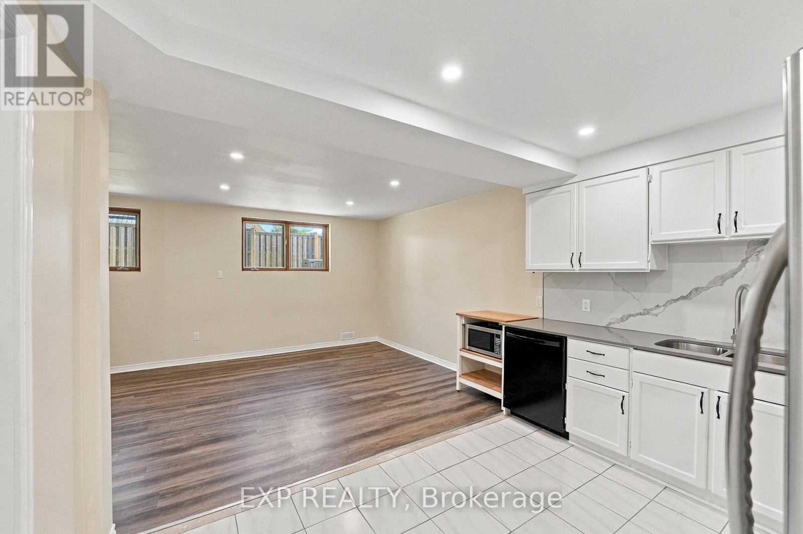 13 Kathy Court, Pelham, Ontario  L0S 1E2 - Photo 3 - X14109732