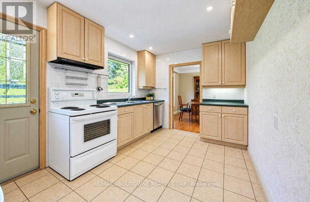 3143 South Drive, Burlington, Ontario  L7N 1H8 - Photo 7 - W14109722
