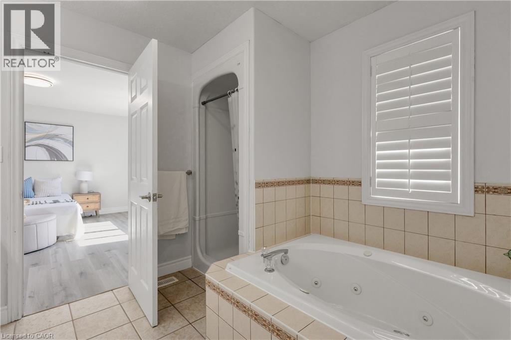 723 Chesapeake Drive, Waterloo, Ontario N2K 4G4 - Photo 24 - 40870601