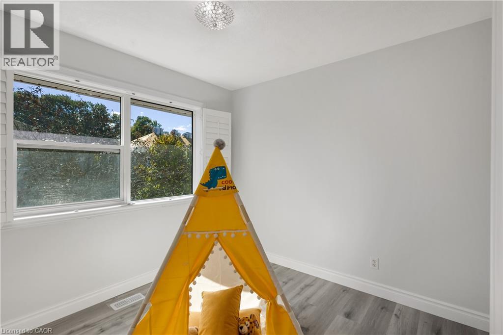 723 Chesapeake Drive, Waterloo, Ontario N2K 4G4 - Photo 34 - 40870601