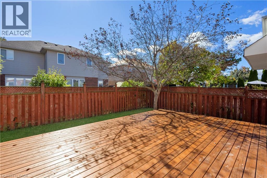 723 Chesapeake Drive, Waterloo, Ontario N2K 4G4 - Photo 39 - 40870601