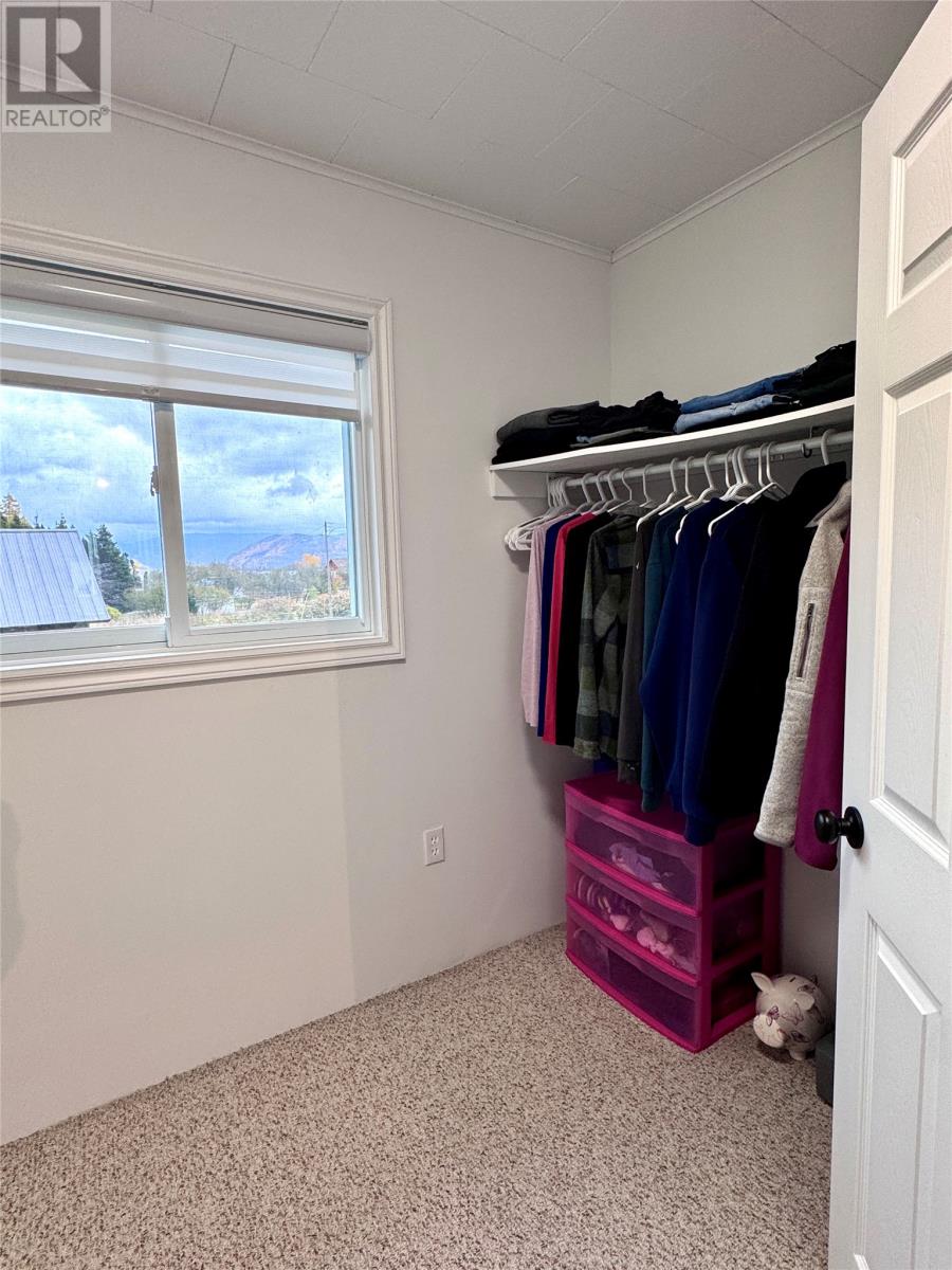 11 Marshalls Lane, Woody Point — photo 21