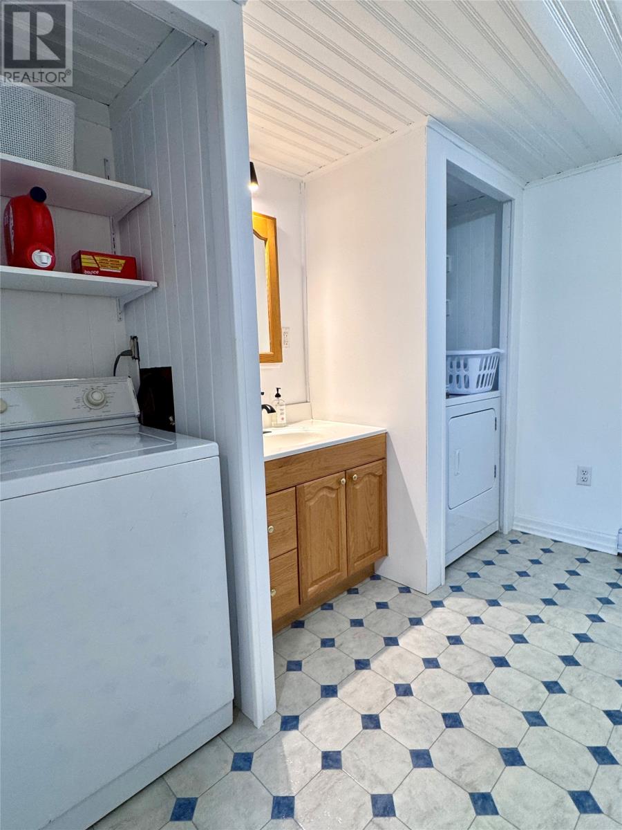 11 Marshalls Lane, Woody Point — photo 24