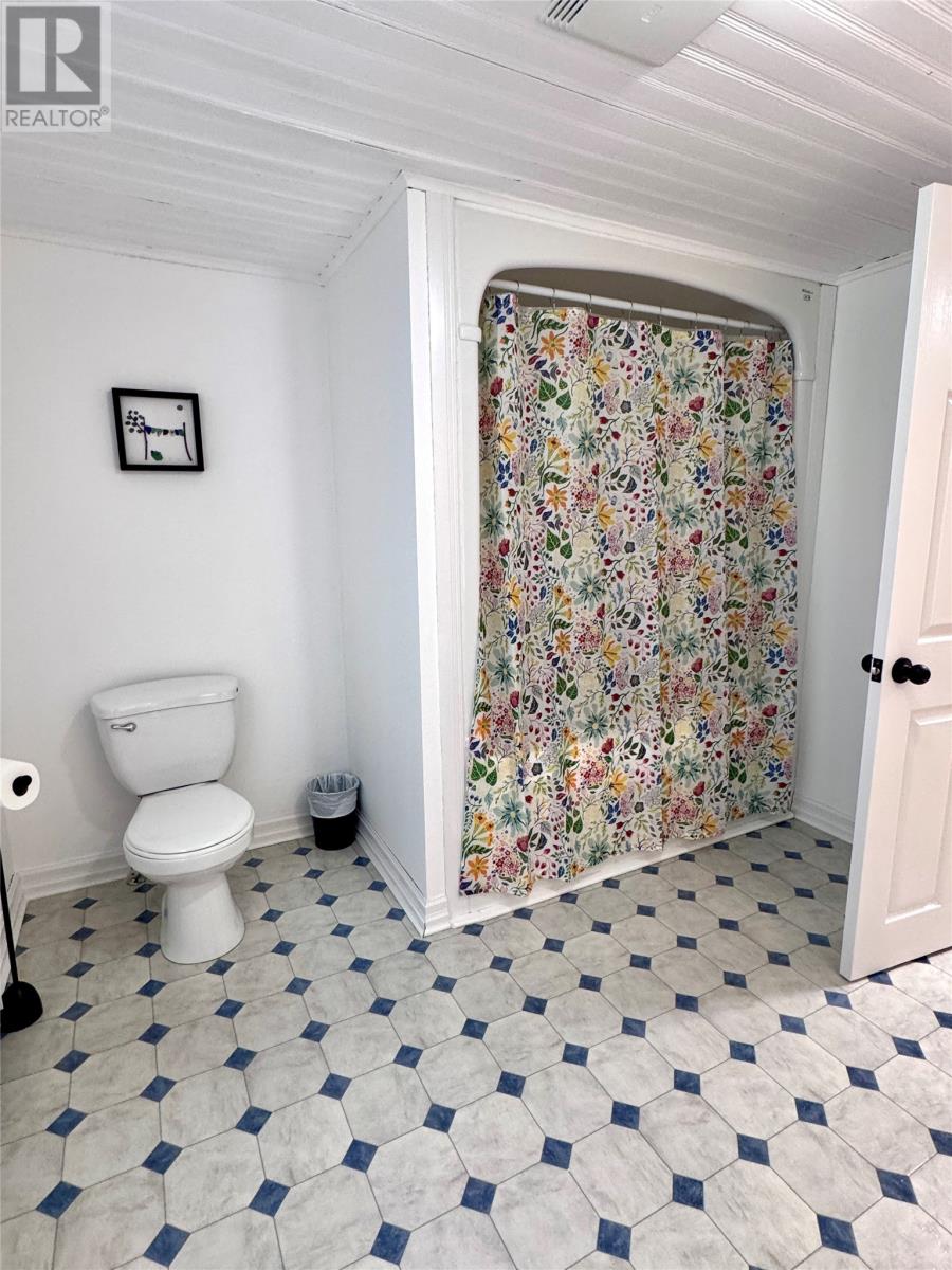 11 Marshalls Lane, Woody Point — photo 25