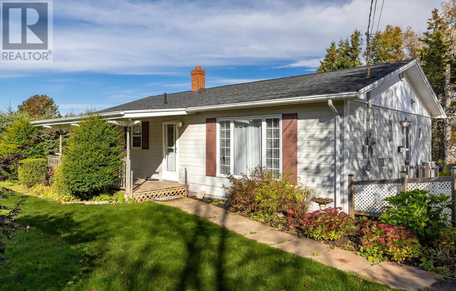 17 Towerwood Drive, Stratford, Prince Edward Island  C1B 1J5 - Photo 5 - 202625723