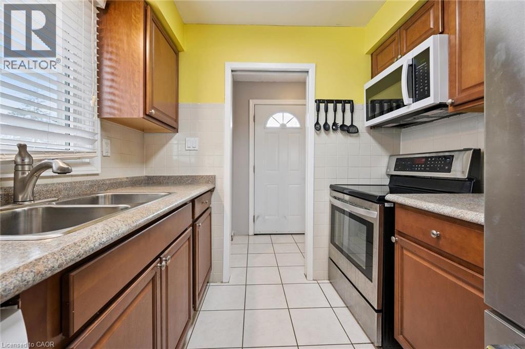 212 Heritage Drive, Kitchener, Ontario  N2B 3J6 - Photo 13 - 40869337
