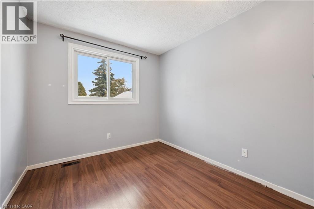 212 Heritage Drive, Kitchener, Ontario  N2B 3J6 - Photo 23 - 40869337