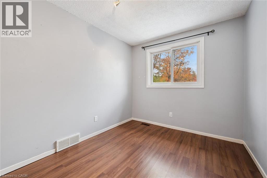 212 Heritage Drive, Kitchener, Ontario  N2B 3J6 - Photo 24 - 40869337