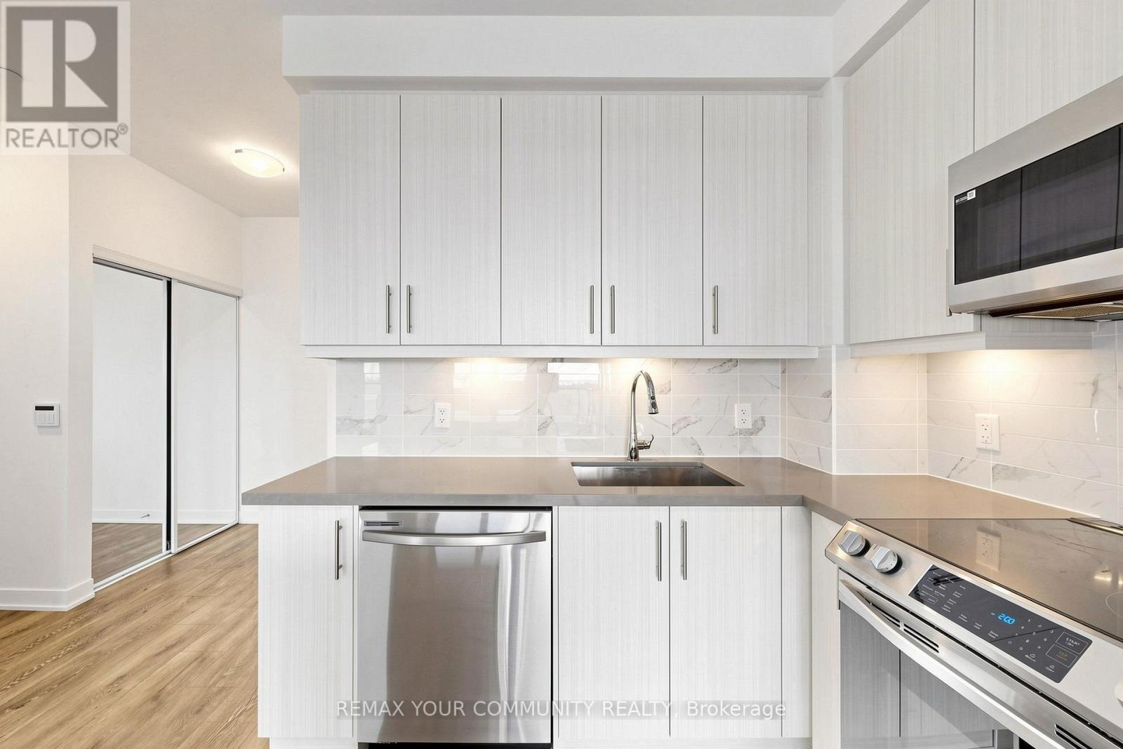 2106 - 105 Oneida Crescent, Richmond Hill, Ontario  L4B 0H6 - Photo 13 - N14093124