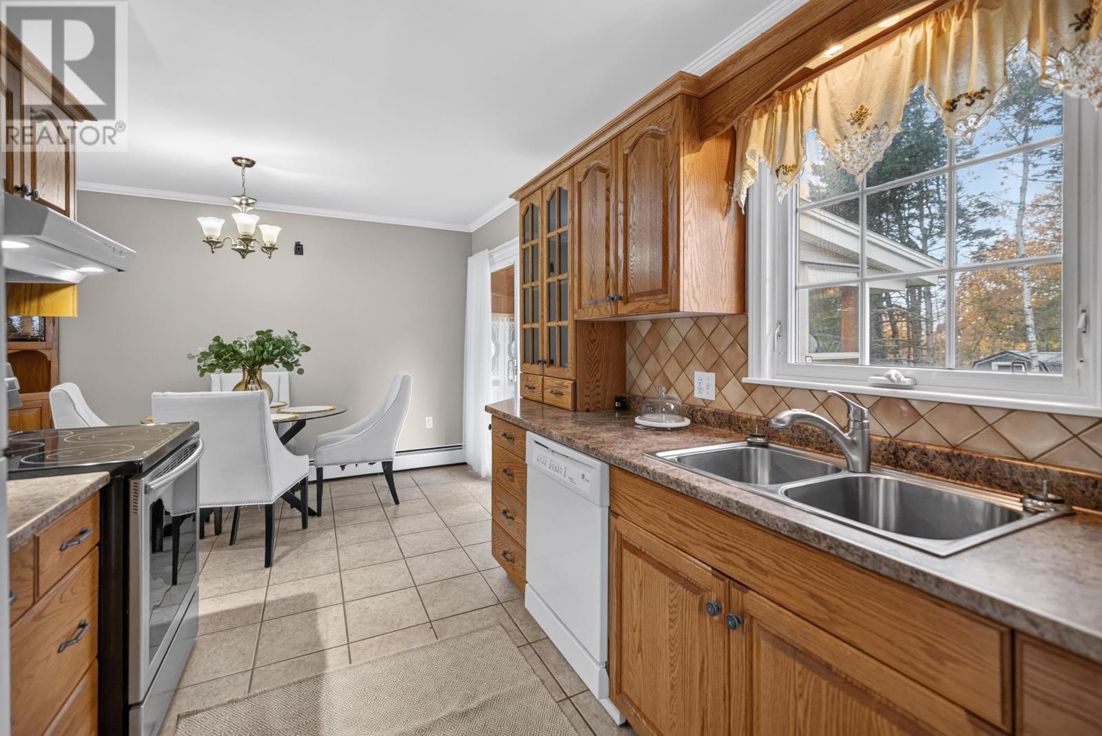 17 Towerwood Drive, Stratford, Prince Edward Island  C1B 1J5 - Photo 16 - 202625723