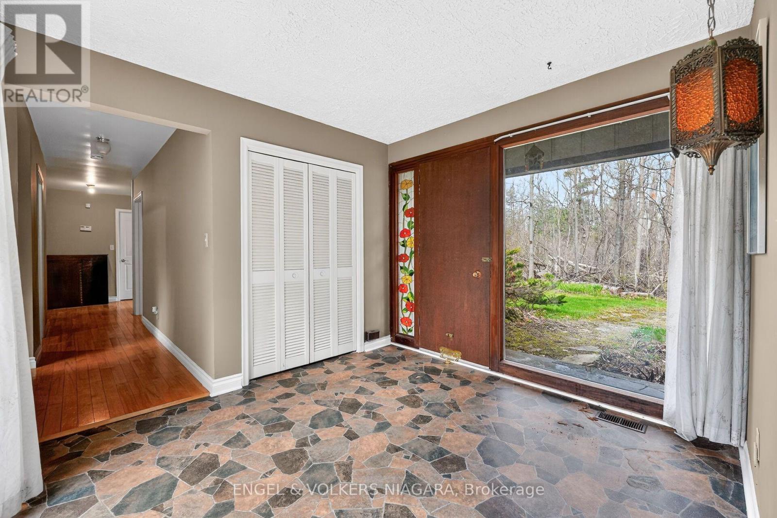 41 Park Road S, Grimsby, Ontario  L3M 4E7 - Photo 15 - X14109810