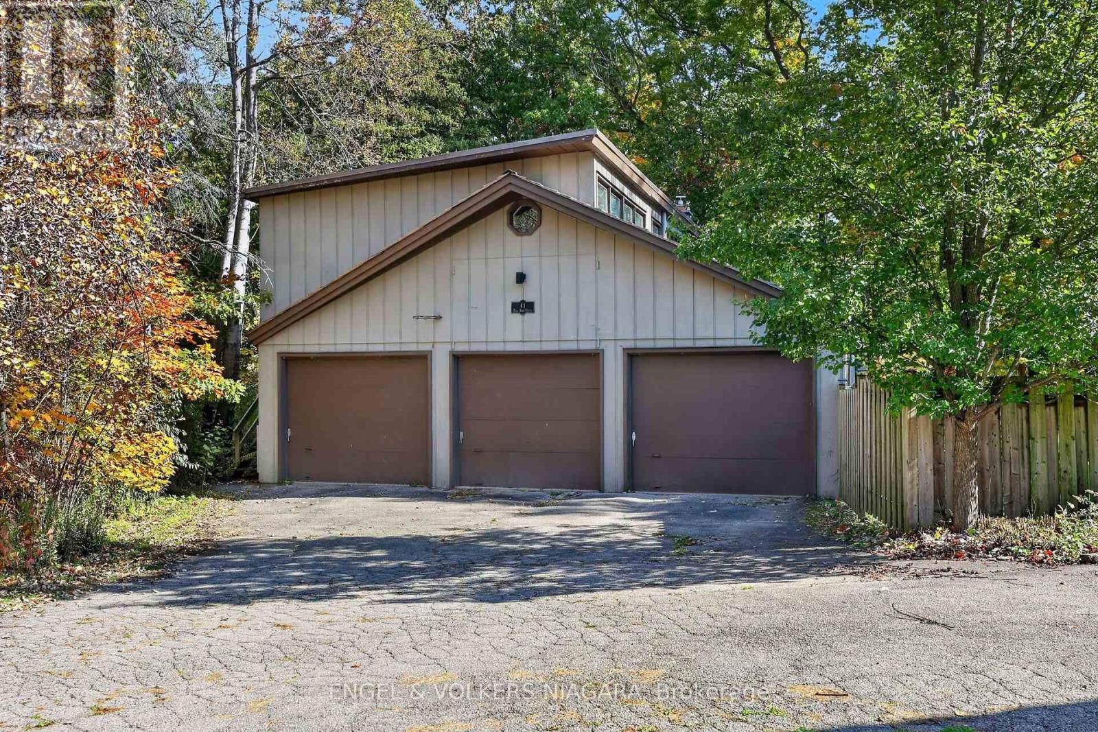41 Park Road S, Grimsby, Ontario  L3M 4E7 - Photo 34 - X14109810