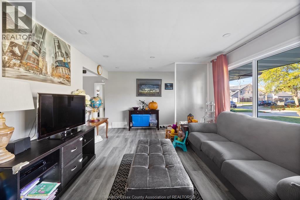 2417 Dandurand, Windsor, Ontario  N9E 2E1 - Photo 11 - 26026062