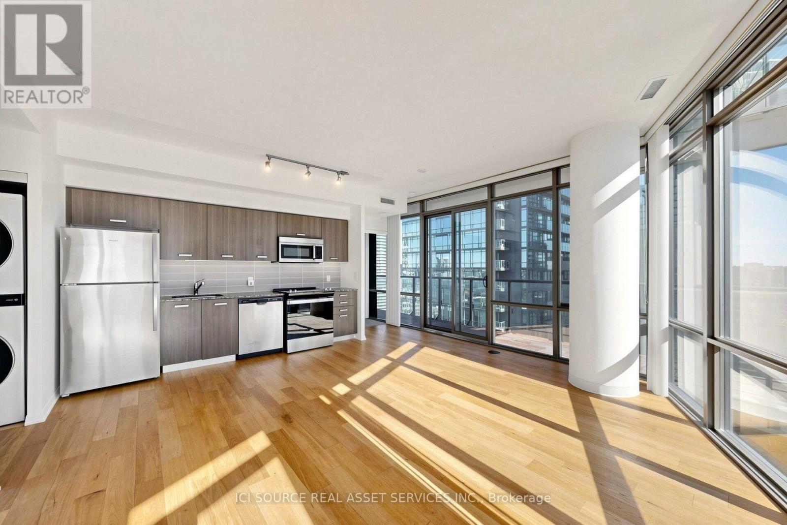 2608 - 832 Bay Street, Toronto (Bay Street Corridor), Ontario  M5S 1Z6 - Photo 2 - C14109836