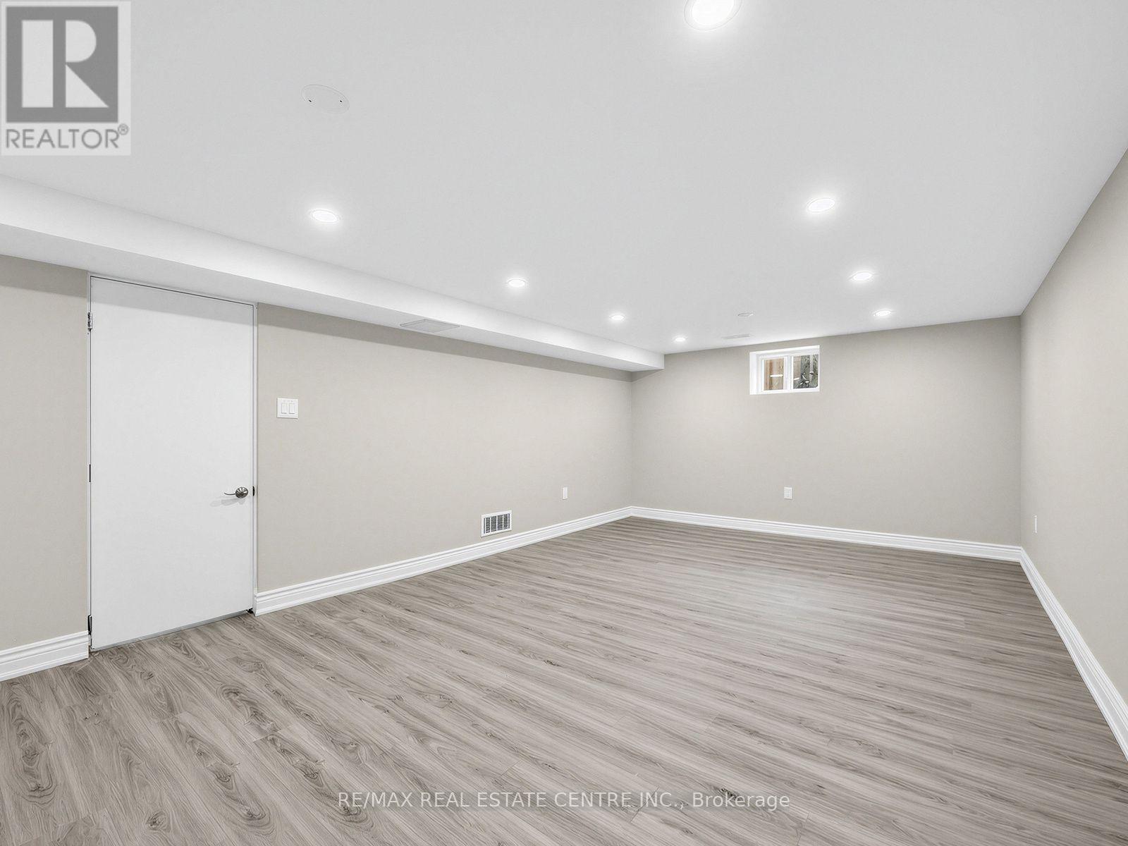 Lower - 14 Flora Drive, Toronto, Ontario  M1P 1A3 - Photo 11 - E14109782