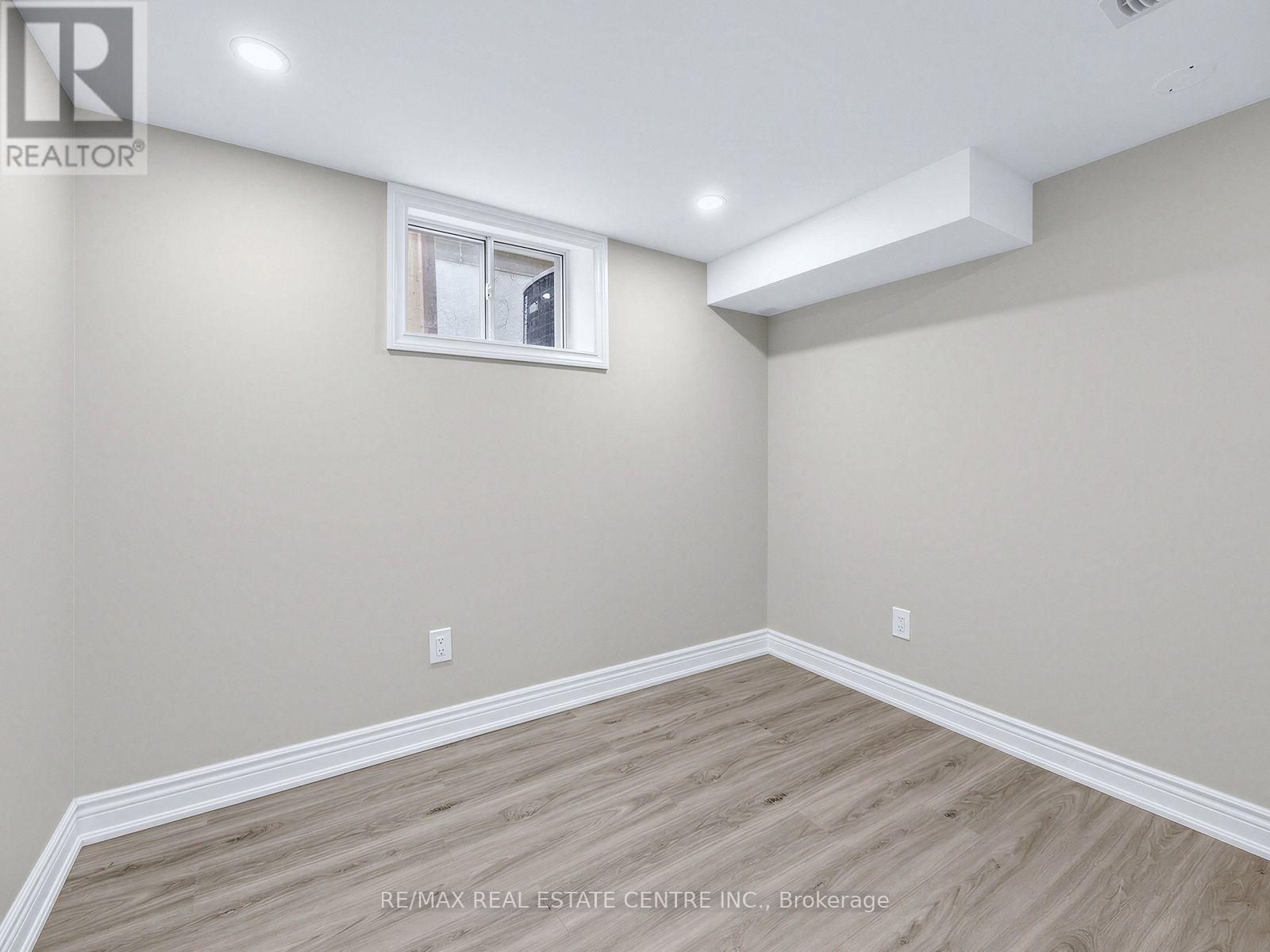 Lower - 14 Flora Drive, Toronto, Ontario  M1P 1A3 - Photo 14 - E14109782