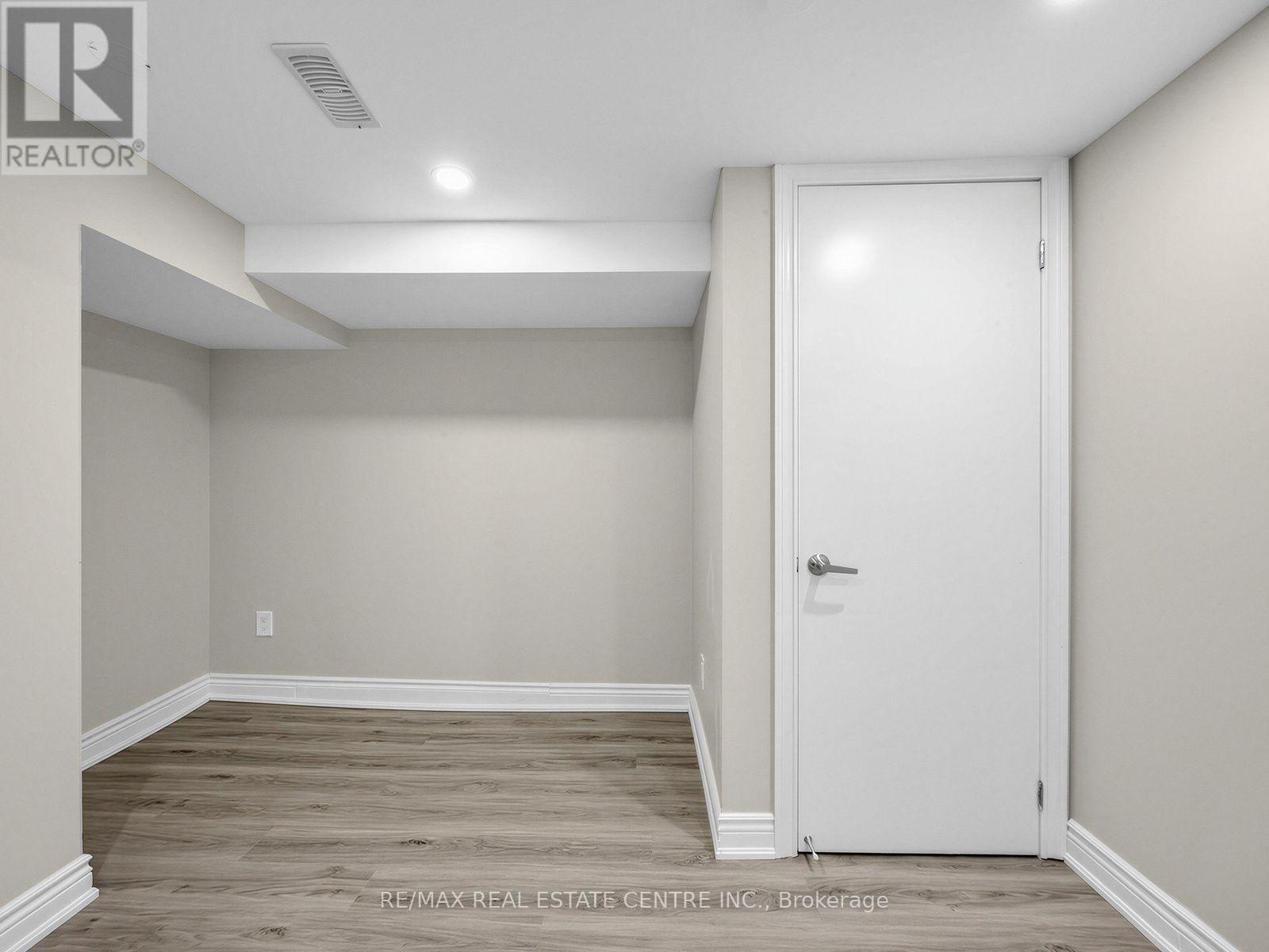 Lower - 14 Flora Drive, Toronto, Ontario  M1P 1A3 - Photo 15 - E14109782
