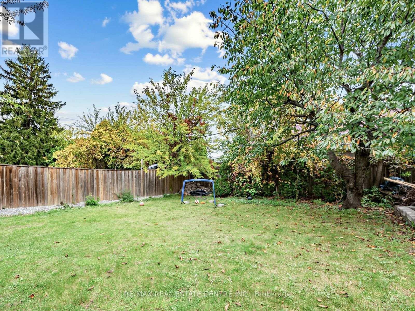 Lower - 14 Flora Drive, Toronto, Ontario  M1P 1A3 - Photo 20 - E14109782