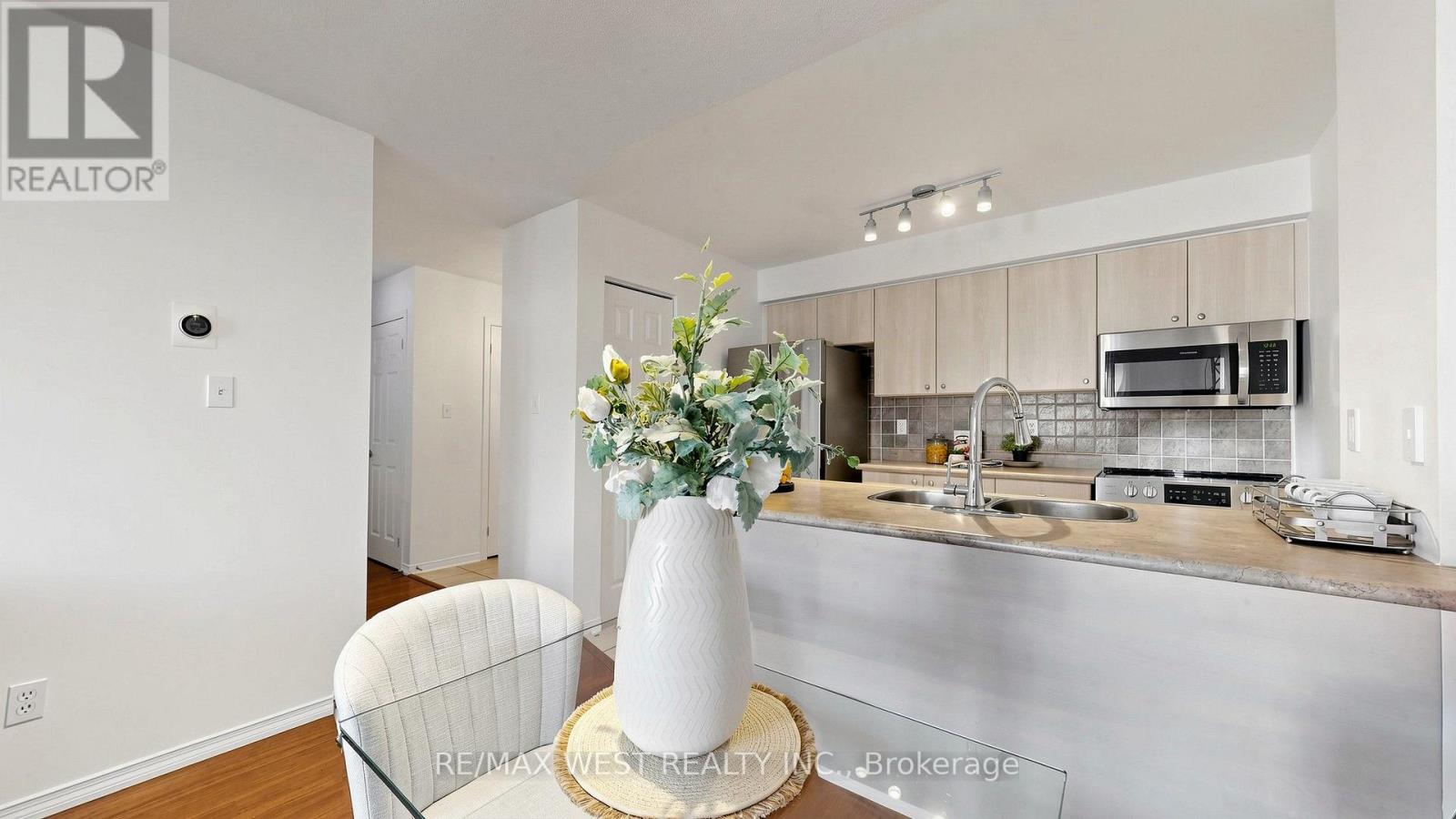 105 - 102 Aspen Springs Drive, Clarington, Ontario  L1C 5N6 - Photo 14 - E14109814