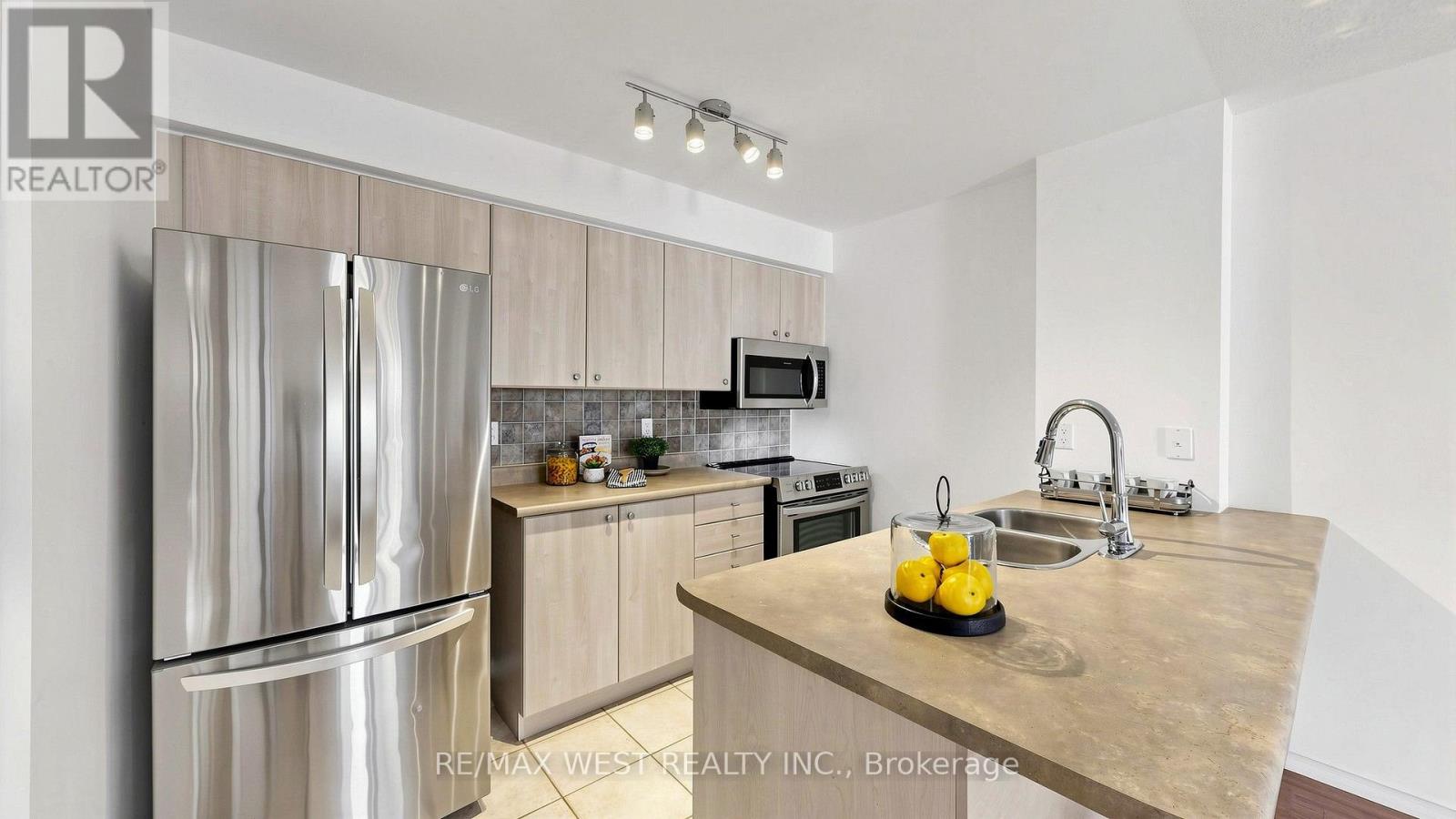 105 - 102 Aspen Springs Drive, Clarington, Ontario  L1C 5N6 - Photo 15 - E14109814