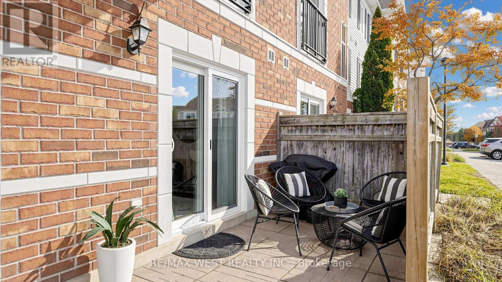 105 - 102 Aspen Springs Drive, Clarington, Ontario  L1C 5N6 - Photo 6 - E14109814