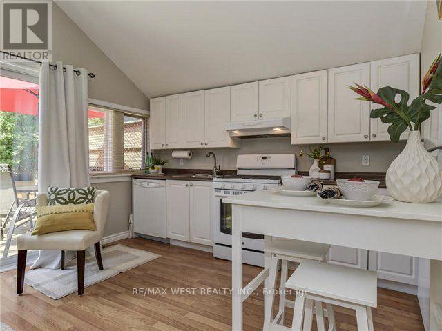 602 Annland Street, Pickering, Ontario  L1W 1A7 - Photo 5 - E14109830