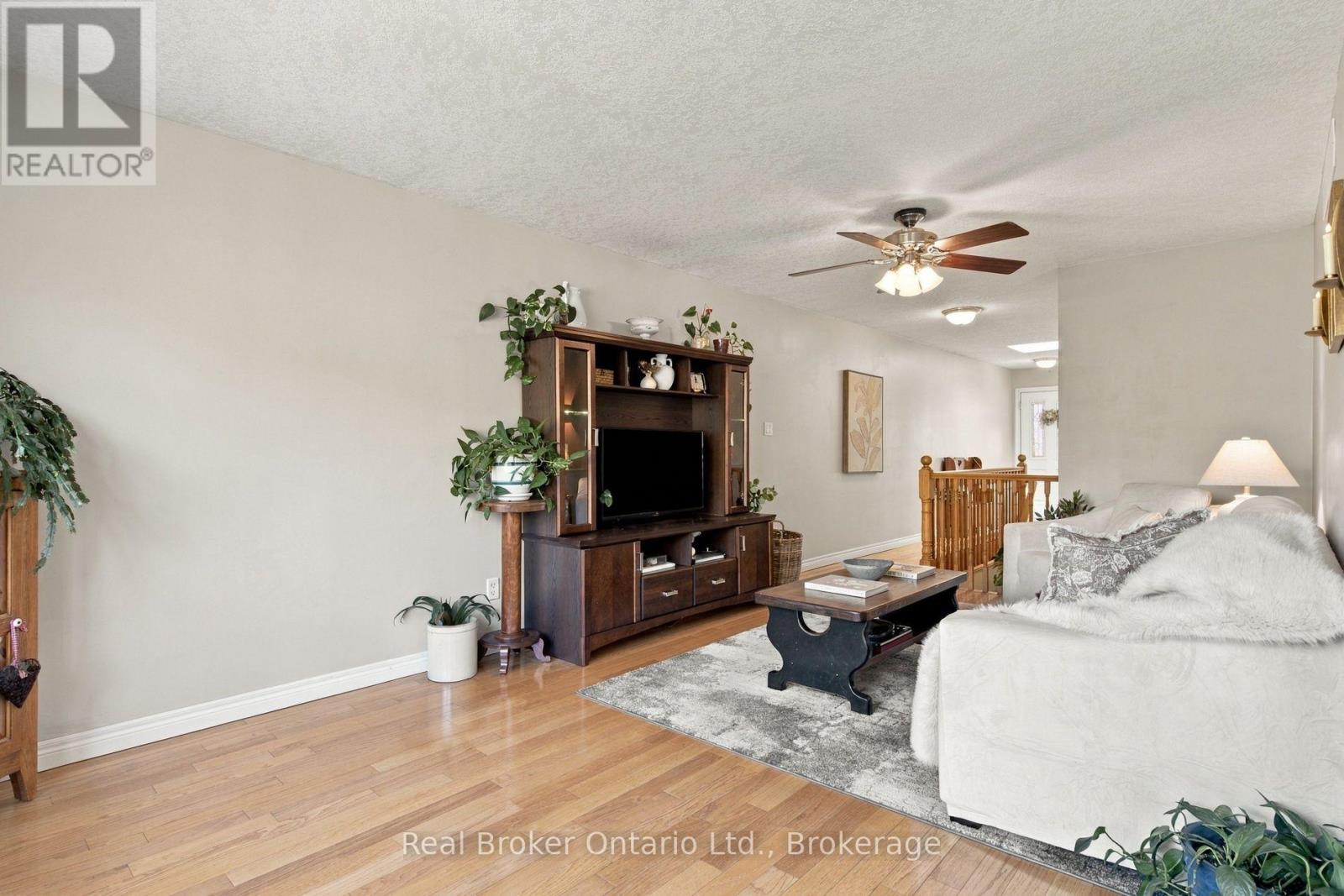42 Fletcher Court, Guelph (Grange Road), Ontario  N1E 7G8 - Photo 13 - X14109832