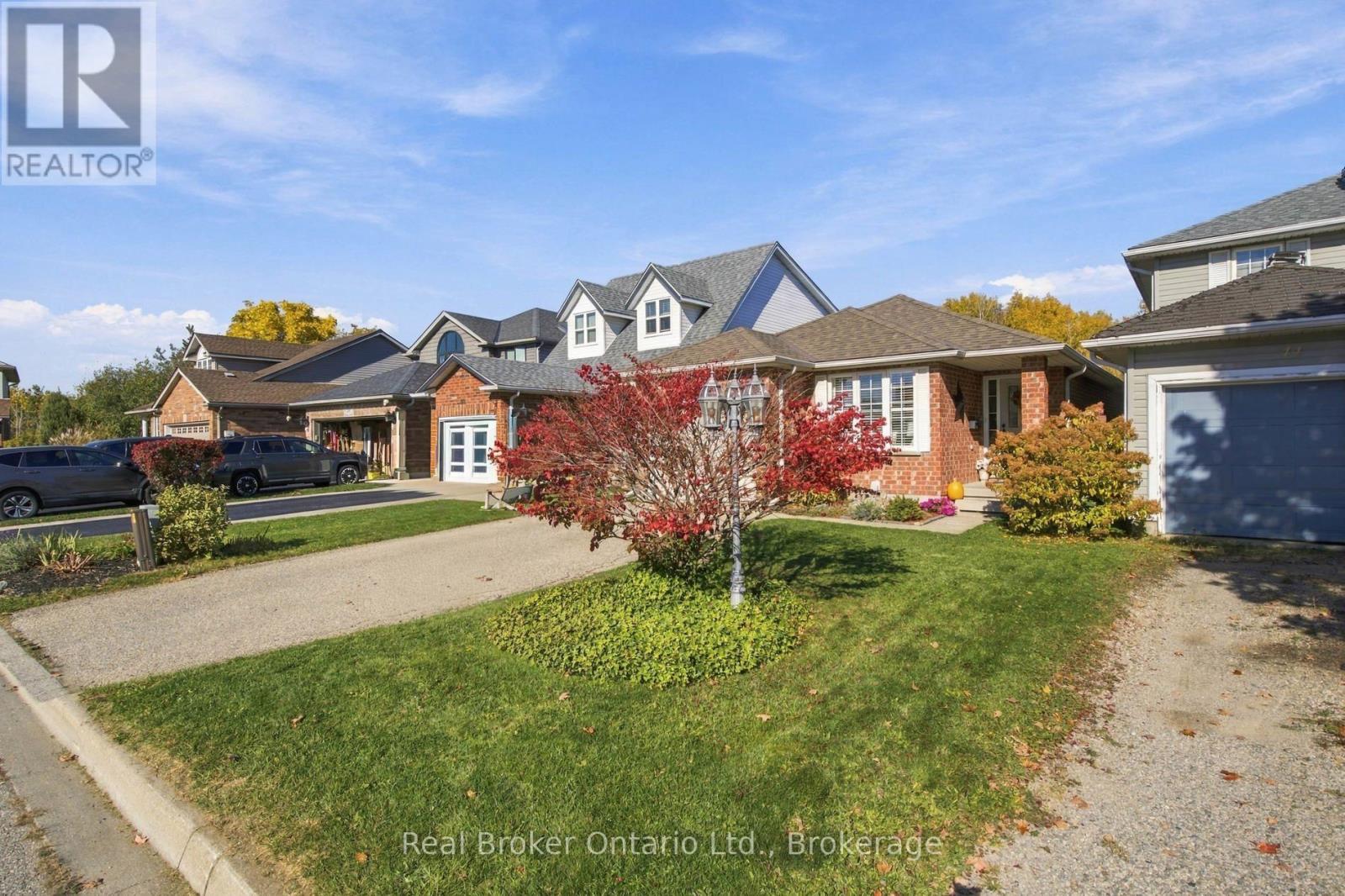 42 Fletcher Court, Guelph (Grange Road), Ontario  N1E 7G8 - Photo 2 - X14109832