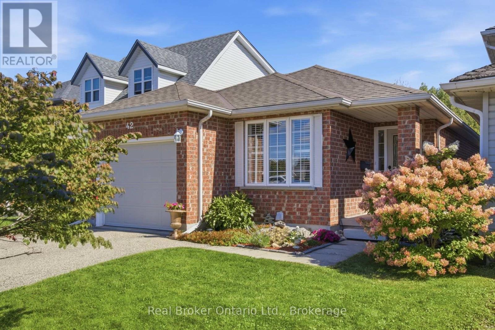 42 Fletcher Court, Guelph (Grange Road), Ontario  N1E 7G8 - Photo 4 - X14109832