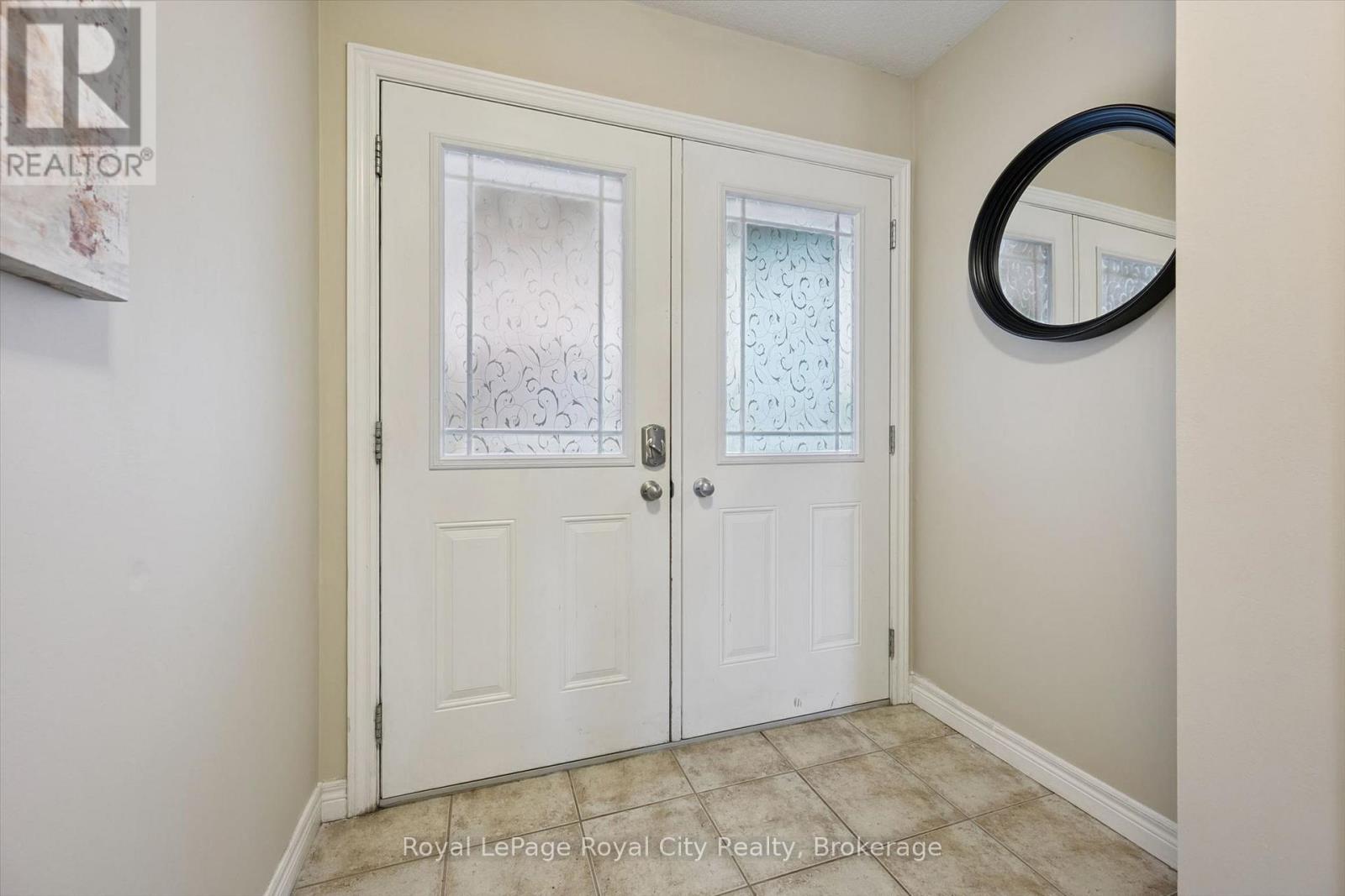36 Oakes Crescent, Guelph, Ontario  N1E 0J6 - Photo 4 - X14109848